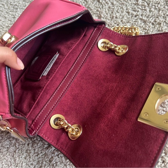 Coach Vibrant Pink Shoulder Bag with Gold Chain - Picture 5 of 6